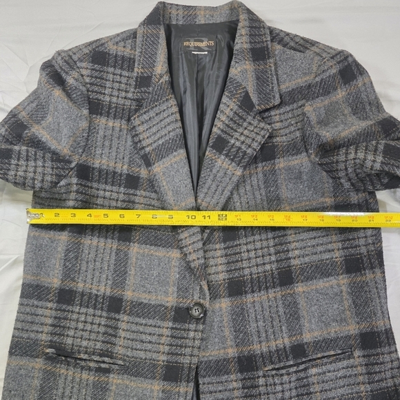 Requirements Black and Gray Plaid Wool Blend Blazer - Picture 5 of 8